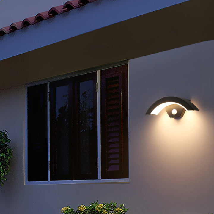 Moderner Minimalistischer Gebogener Aluminium Acryl LED Wandleuchtenlampe Für Garten