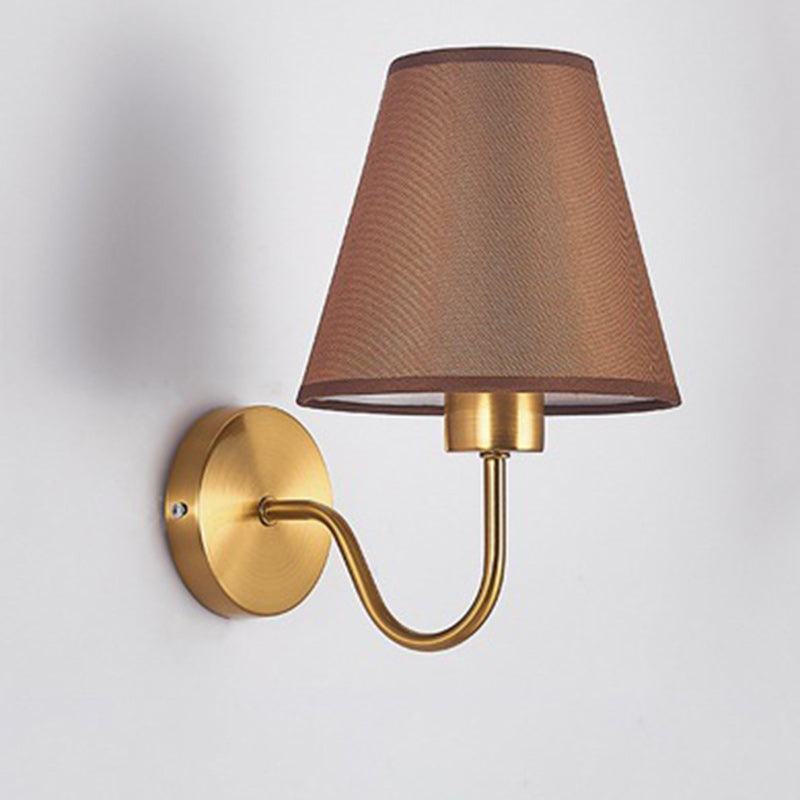 Zeitgenössische nordische runde gebogene Stange Eisen Stoffschirm 1-Licht Wandleuchte Lampe für Wohnzimmer