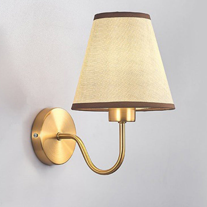 Zeitgenössische nordische runde gebogene Stange Eisen Stoffschirm 1-Licht Wandleuchte Lampe für Wohnzimmer