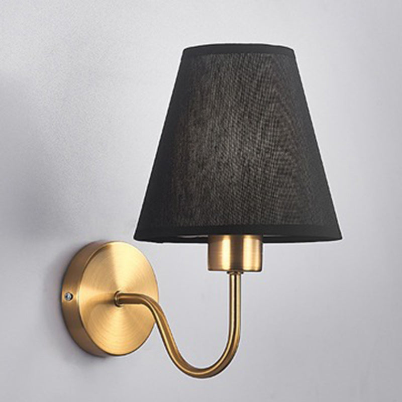 Zeitgenössische nordische runde gebogene Stange Eisen Stoffschirm 1-Licht Wandleuchte Lampe für Wohnzimmer