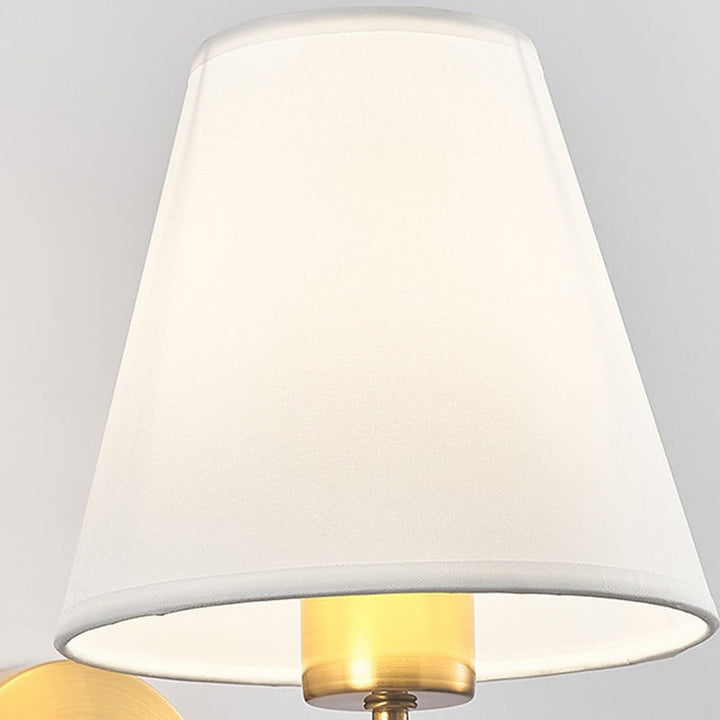 Zeitgenössische nordische runde gebogene Stange Eisen Stoffschirm 1-Licht Wandleuchte Lampe für Wohnzimmer