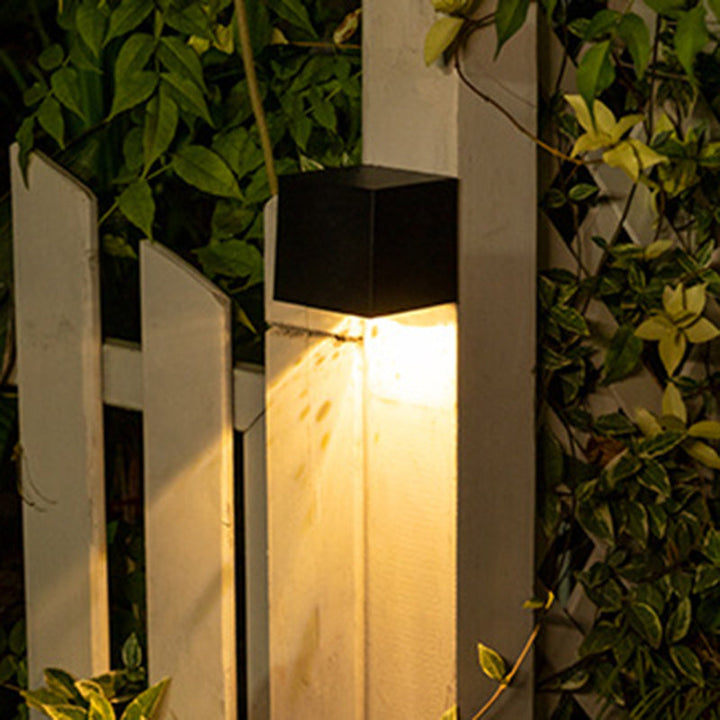 Moderner Minimalistischer Würfel Kunststoff Solar LED Wandleuchtenlampe für Garten