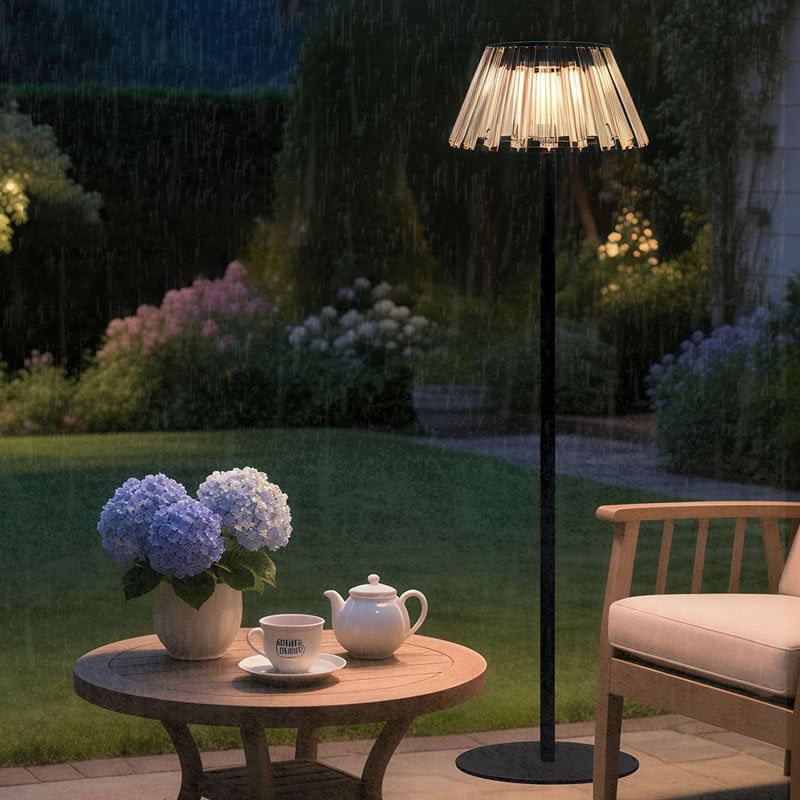 Zeitgenössische Industrie Wasserdicht Solar USB Eisen Glas Außen LED Stehlampe Für Garten