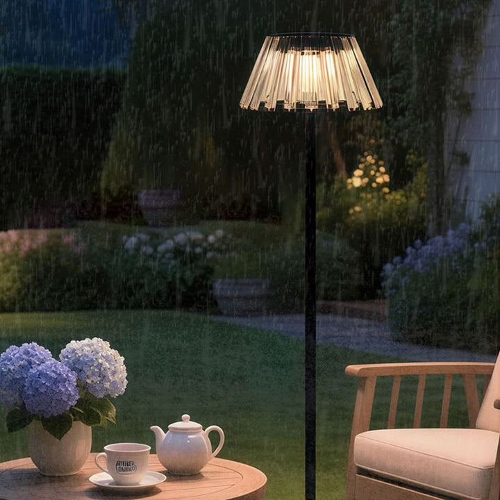 Zeitgenössische Industrie Wasserdichte Solar-USB Eisen Glas Außen LED Steh Bodenlampe für Garten