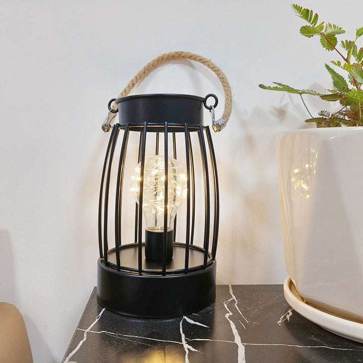 Moderne Minimalistische Vertikal Gestreifte Quadratische Runde Eisen LED Tischlampe Für Das Wohnzimmer