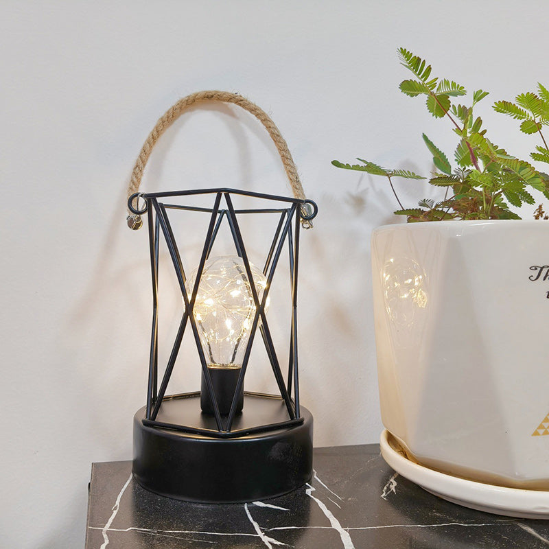 Moderne Minimalistische Vertikal Gestreifte Quadratische Runde Eisen LED Tischlampe Für Das Wohnzimmer