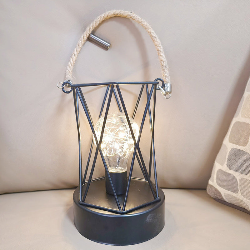 Moderne Minimalistische Vertikal Gestreifte Quadratische Runde Eisen LED Tischlampe Für Das Wohnzimmer