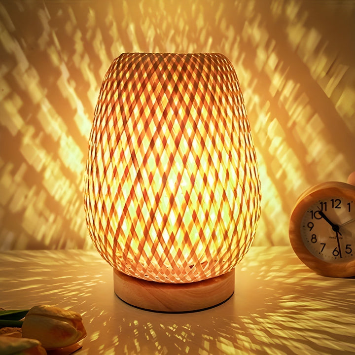 Bambus Tischlampe mit USB-Stromversorgung Nachhaltiges und energieeffizientes Design