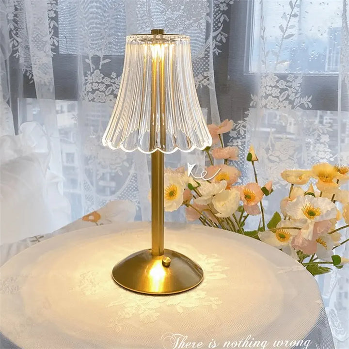 Drahtlose Tischlampe mit Kristalldekor und dimmbarer Beleuchtung - GlamLight