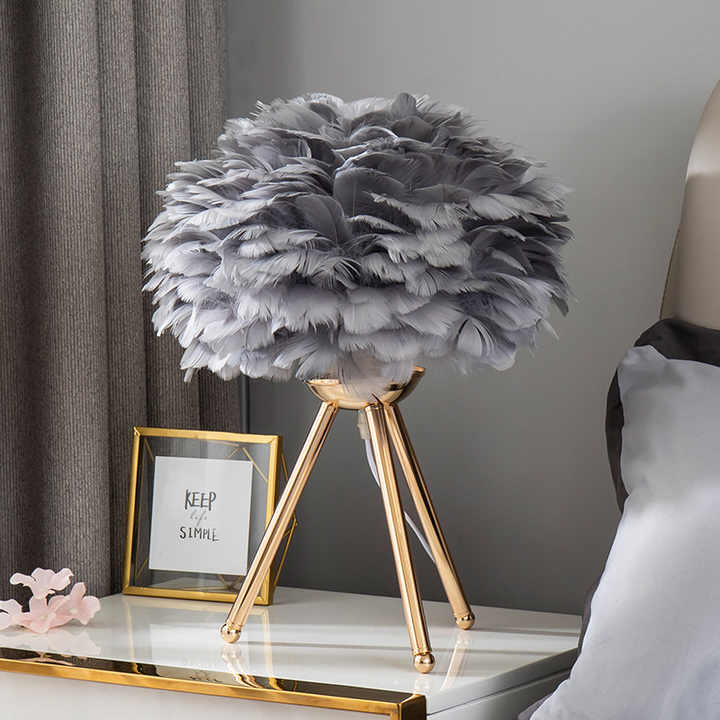 Blossom Tischlampe Elegantes Federdesign mit dimmbarer Beleuchtung