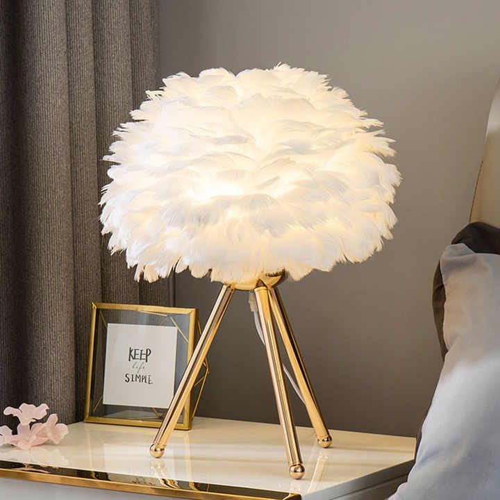 Blossom Tischlampe Elegantes Federdesign mit dimmbarer Beleuchtung