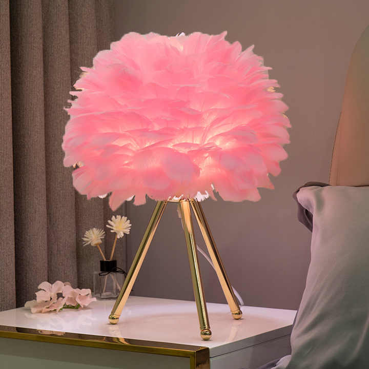 Blossom Tischlampe Elegantes Federdesign mit dimmbarer Beleuchtung