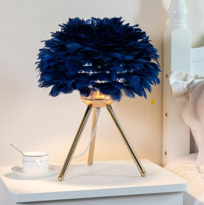 Blossom Tischlampe Elegantes Federdesign mit dimmbarer Beleuchtung