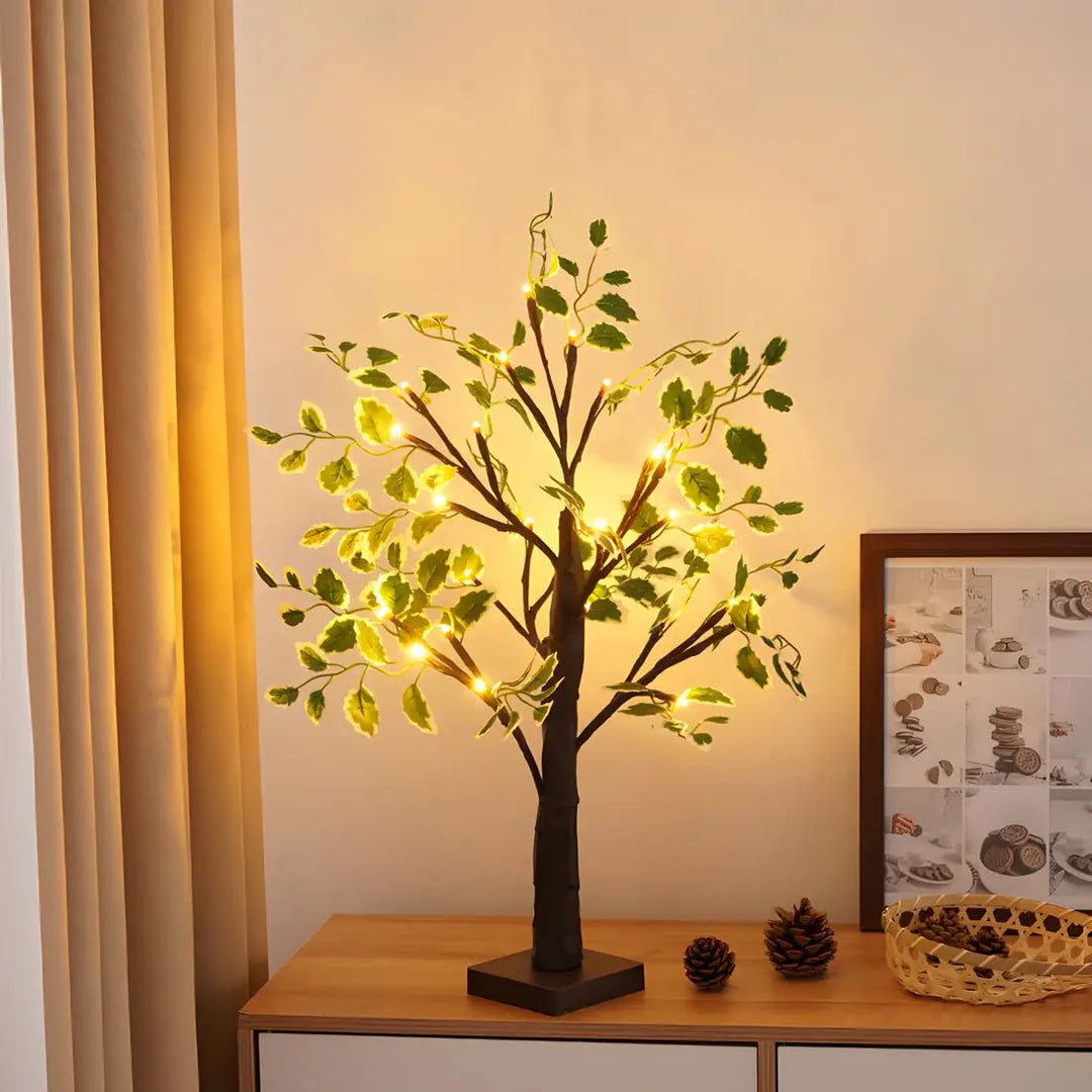 Magische BrightTree Tischlampe Elegantes Baumdesign mit warmem LED-Licht