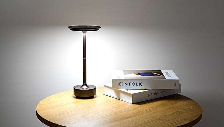 ClarityGlow Luxus Edition | Kabellose LED Tischlampe