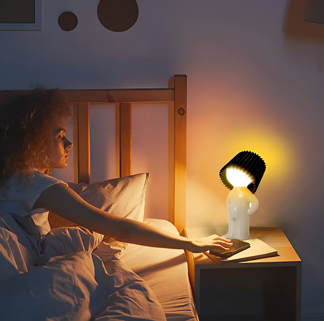 Tischlampe - Kreative kleine Schüchterner Junge LED Lampe