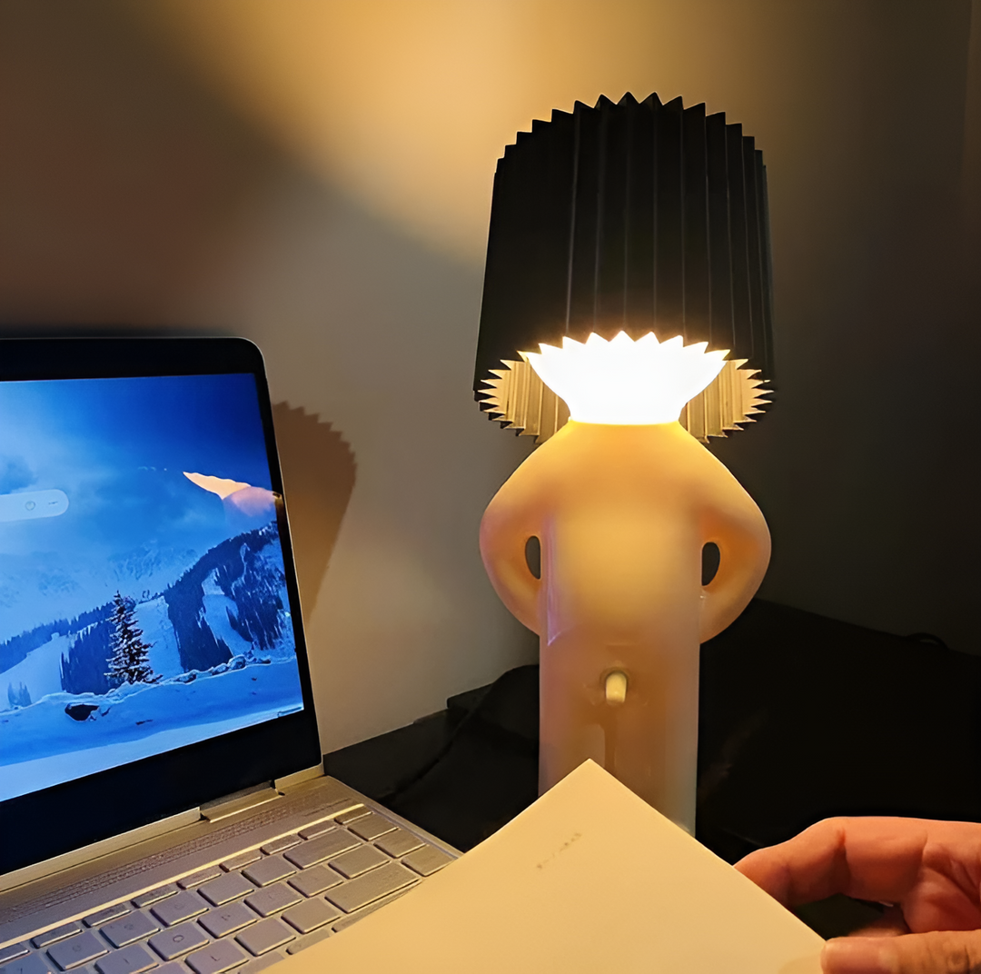 Tischlampe - Kreative kleine Schüchterner Junge LED Lampe