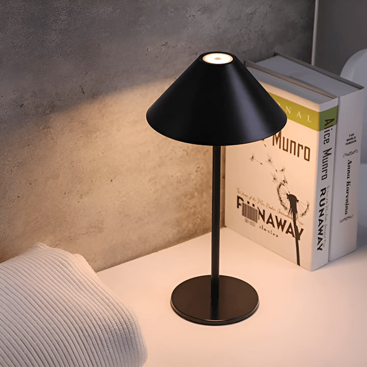 LumiLuxe - Dimmbare Nordic Cone LED Tischlampe mit Touchsteuerung