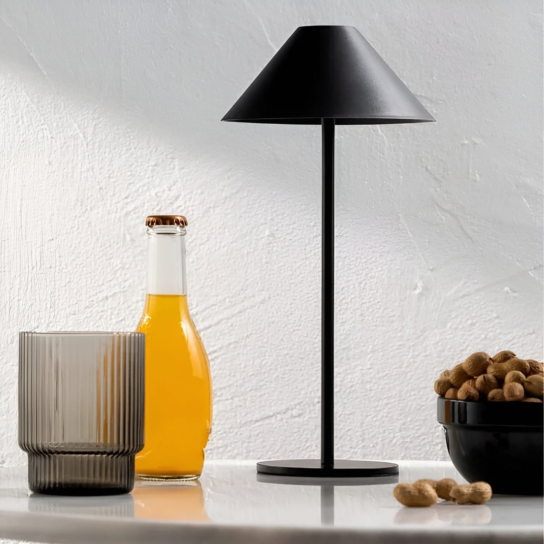 LumiLuxe - Dimmbare Nordic Cone LED Tischlampe mit Touchsteuerung