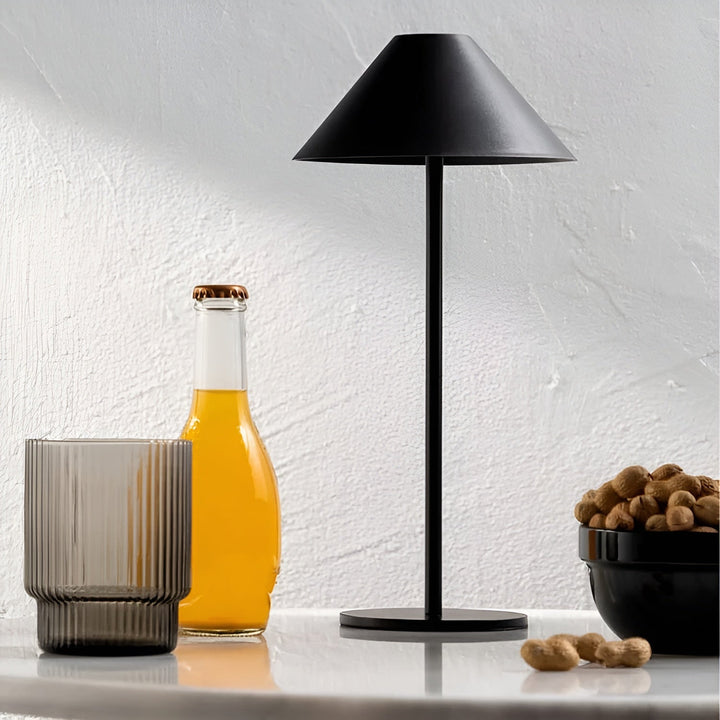LumiLuxe - Dimmbare Nordic Cone LED Tischlampe mit Touchsteuerung