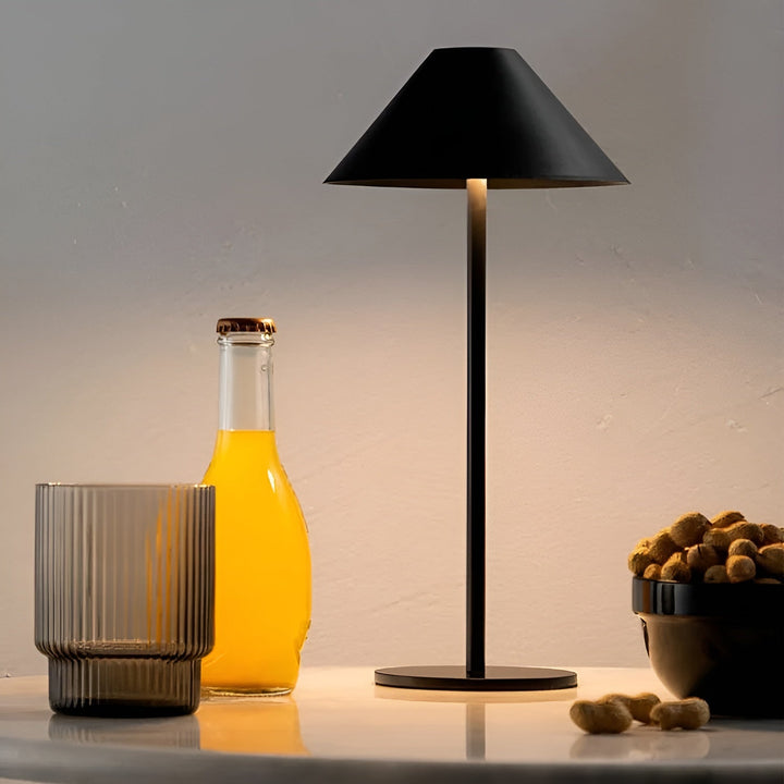 LumiLuxe - Dimmbare Nordic Cone LED Tischlampe mit Touchsteuerung