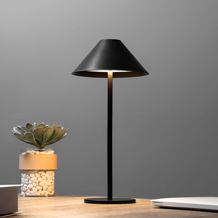 LumiLuxe - Dimmbare Nordic Cone LED Tischlampe mit Touchsteuerung
