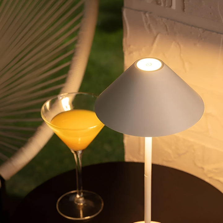 LumiLuxe - Dimmbare Nordic Cone LED Tischlampe mit Touchsteuerung
