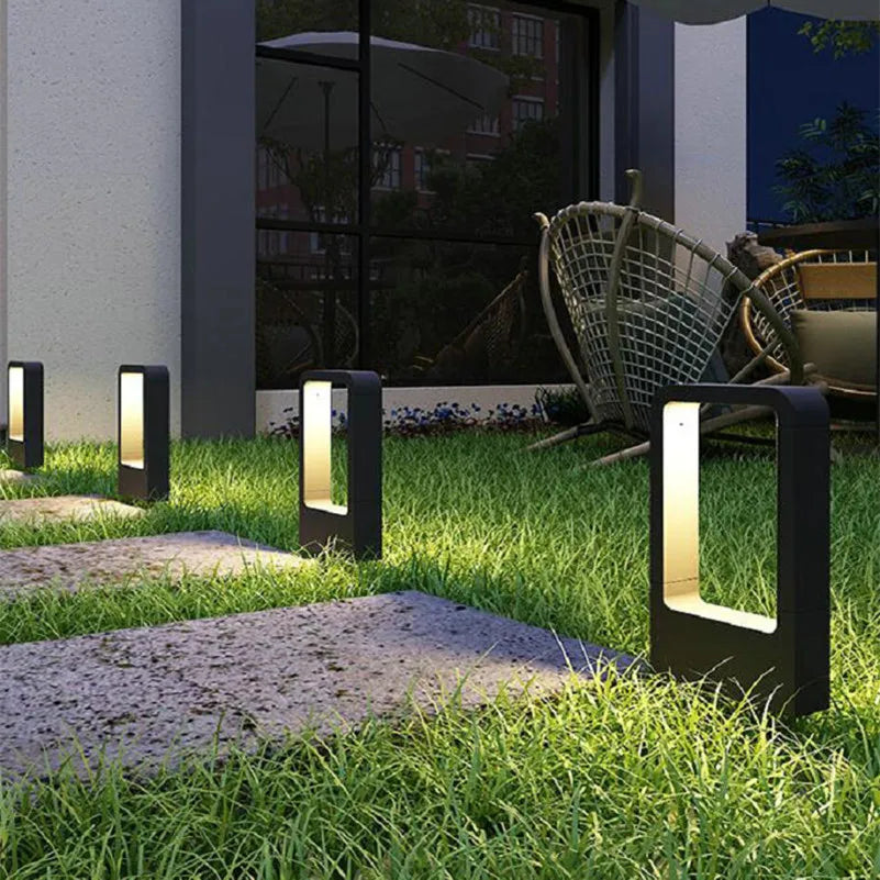 AluGlanz – Moderne Aluminium Stehlampe
