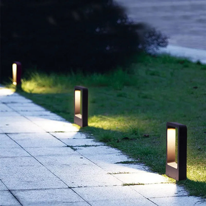AluGlanz – Moderne Aluminium Stehlampe