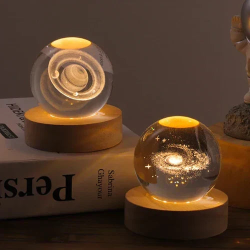 AstroGlobe 3D Lampe – Sphärische Holz-Tischlampe mit warmem LED-Licht und Planetendesign