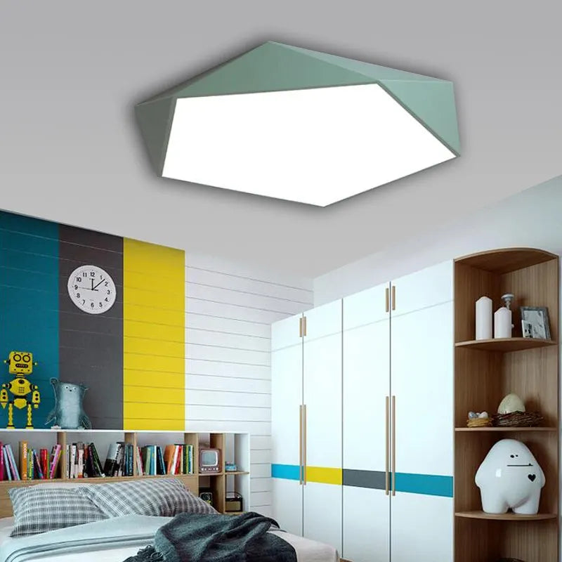 Pentagon LED-Deckenleuchte Macaron für modernes Kinderzimmer – Designer-Deckenlampe