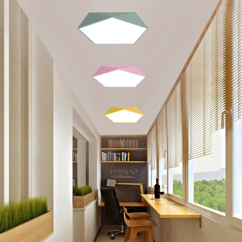 Pentagon LED-Deckenleuchte Macaron für modernes Kinderzimmer – Designer-Deckenlampe