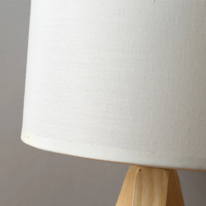 EcoLight – Holz Tischlampe mit modernem Design