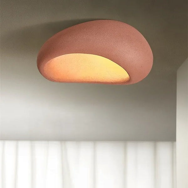Minimalistische Deckenlampe im Wabi-Sabi-Stil für ruhige Innenräume