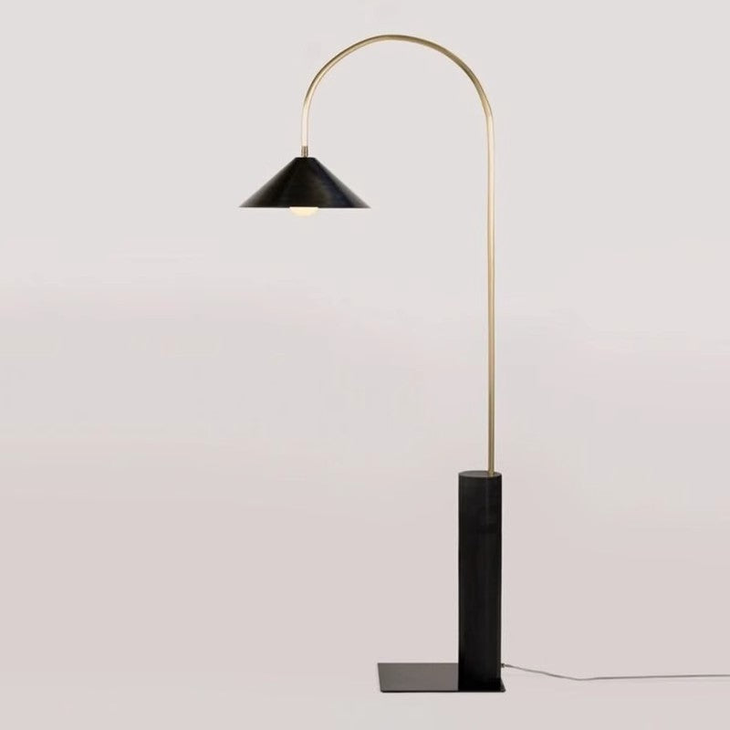 Moderne Bogen-Stehlampe mit einzigartigem Schirmdesign