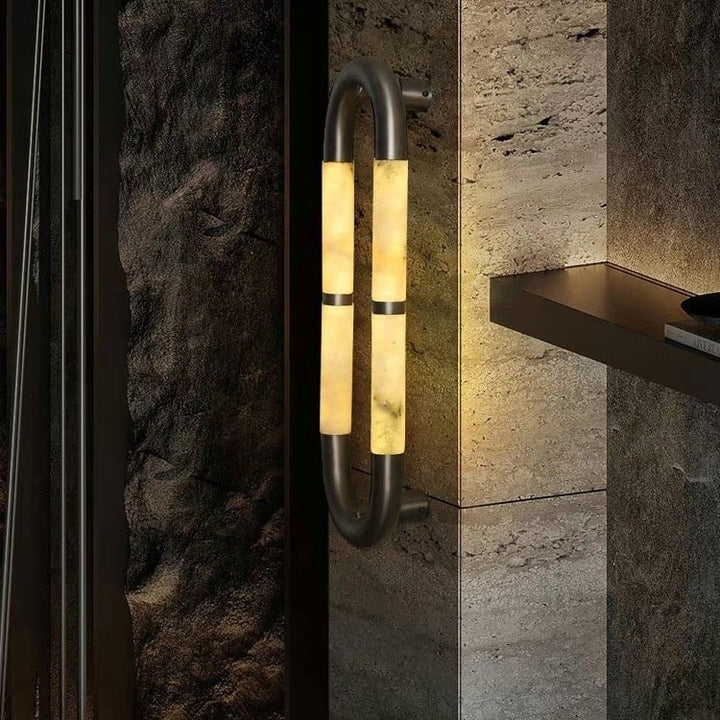 Zeitgenössische Wandlampe mit strukturiertem Design
