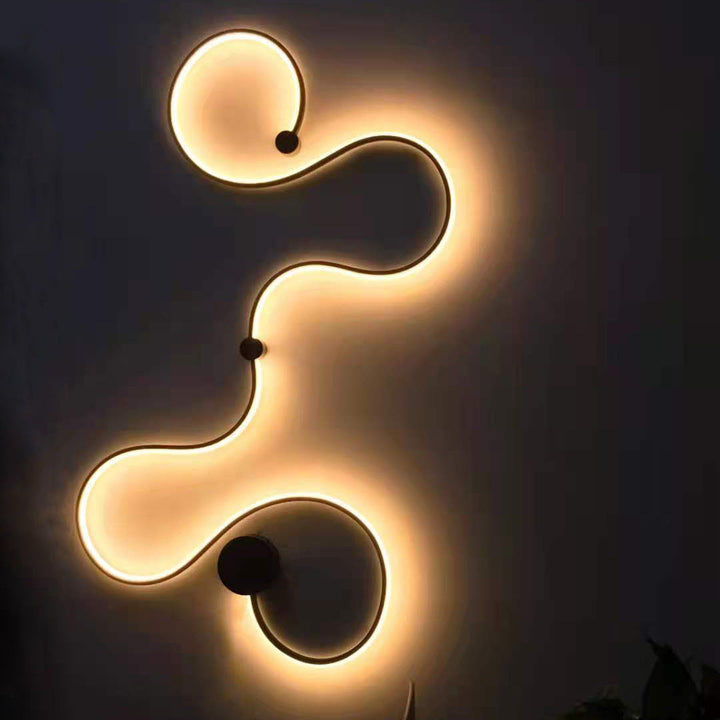 Skulpturale LED Wellenwandlampe