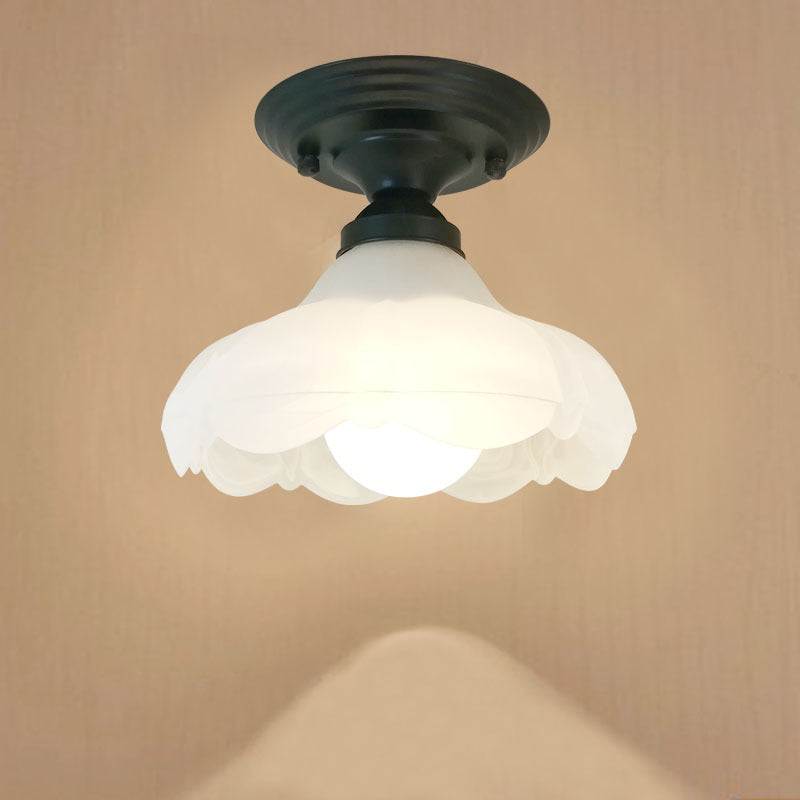 Vintage-inspirierte Blumendeckenleuchte