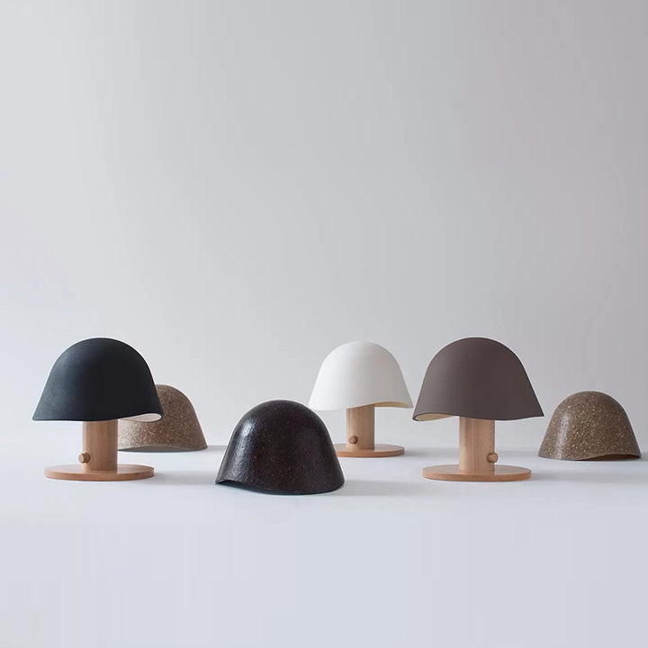 Moderne Tischlampe mit einzigartigem Schirmdesign