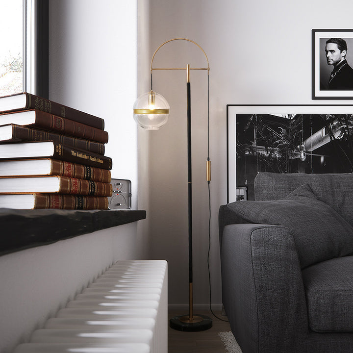 Moderne Minimalistische Stehlampe mit Kugelschirm