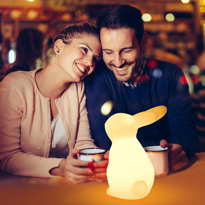 Moderne kreative Kaninchen PE LED Tischlampe für das Schlafzimmer