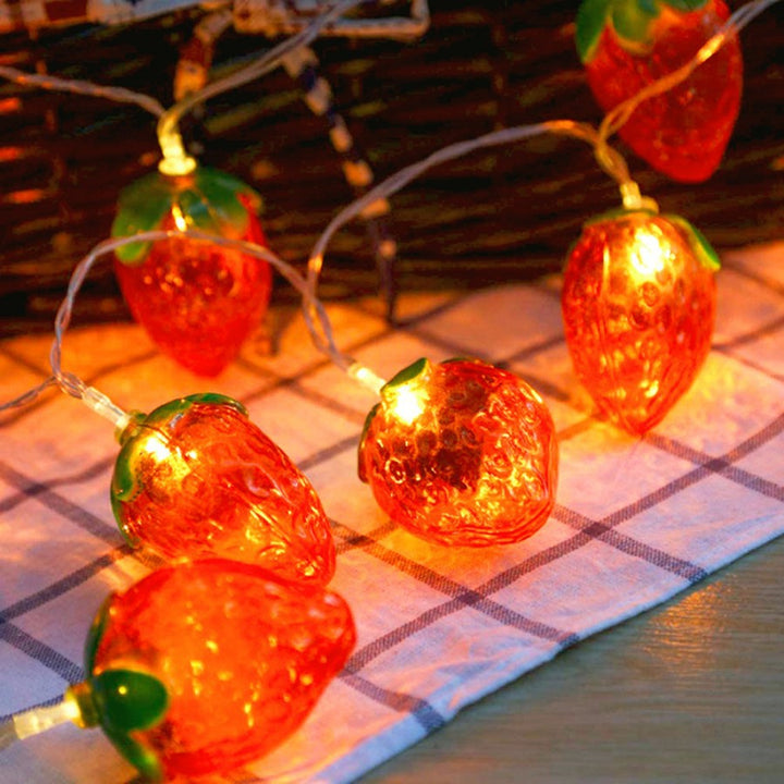 Erdbeerförmige LED-Lichterkette