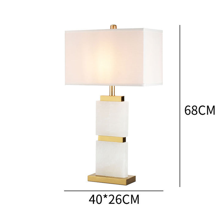 Moderne dekorative Tischlampe mit Marmorbasis und elegantem Schirm