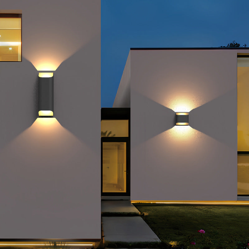 Moderne LED Außenwandleuchte