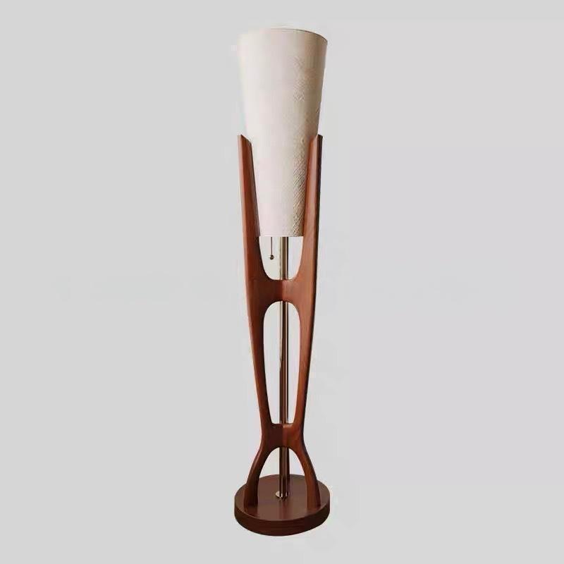 Skulpturale Holz-Stehlampe