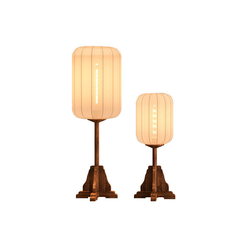 Dekorative Tischlampe mit modernem Holzfuß