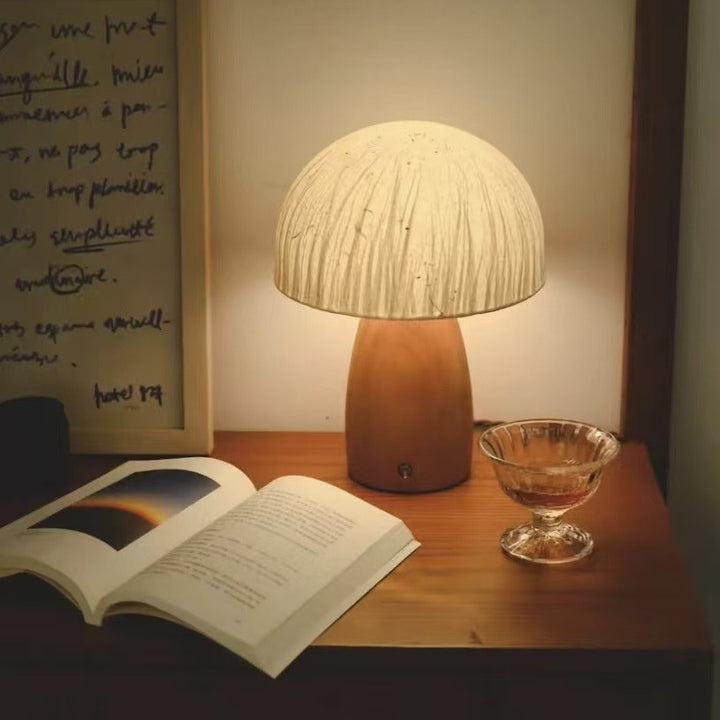 Moderne pilzförmige Tischlampe