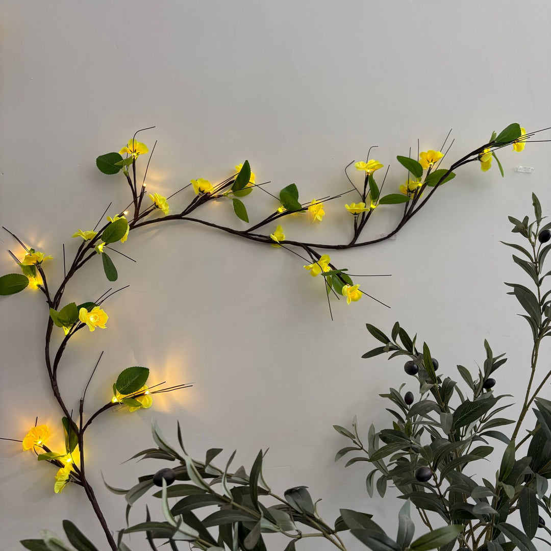 Verschnörkelte LED Kirschblüten Wandleuchte
