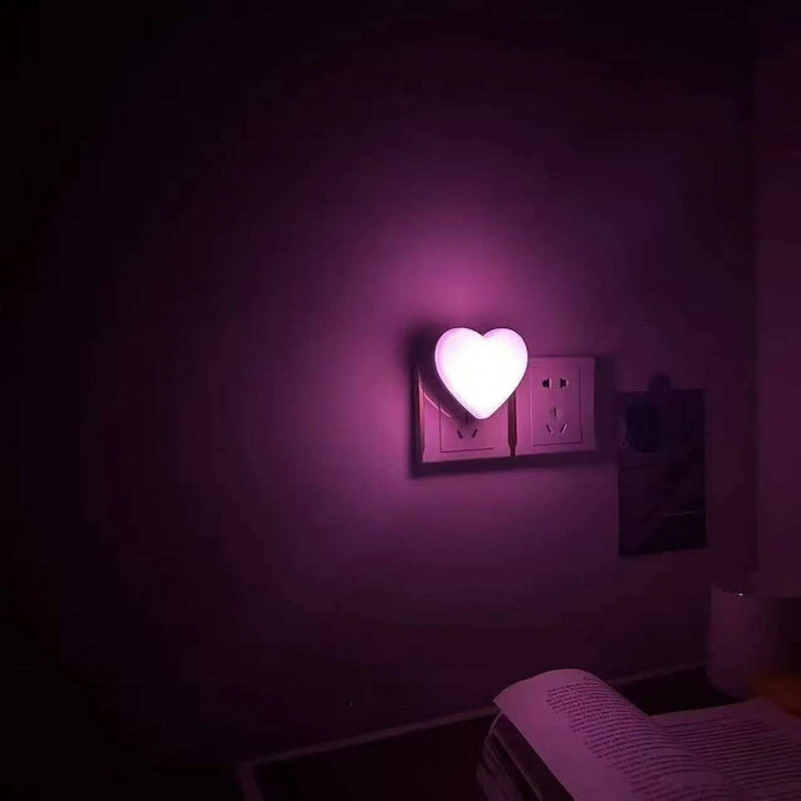Herzförmiger Plug-In Ambient Nachtlicht mit sanftem LED-Leuchten