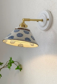 Vintage Porzellan Wanddimmer mit dekorativem Messing-Schalter